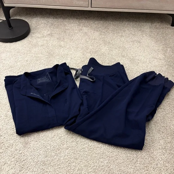 Figs navy scrub SET rafaela top (M) and classic zamora joggers (LP) - Picture 2 of 6